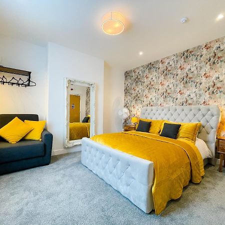 Отель 46 Ashfield Rd, Олтрингем Экстерьер фото