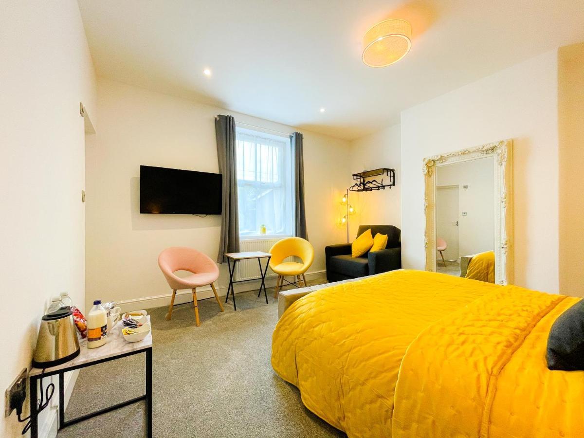 Отель 46 Ashfield Rd, Олтрингем Экстерьер фото