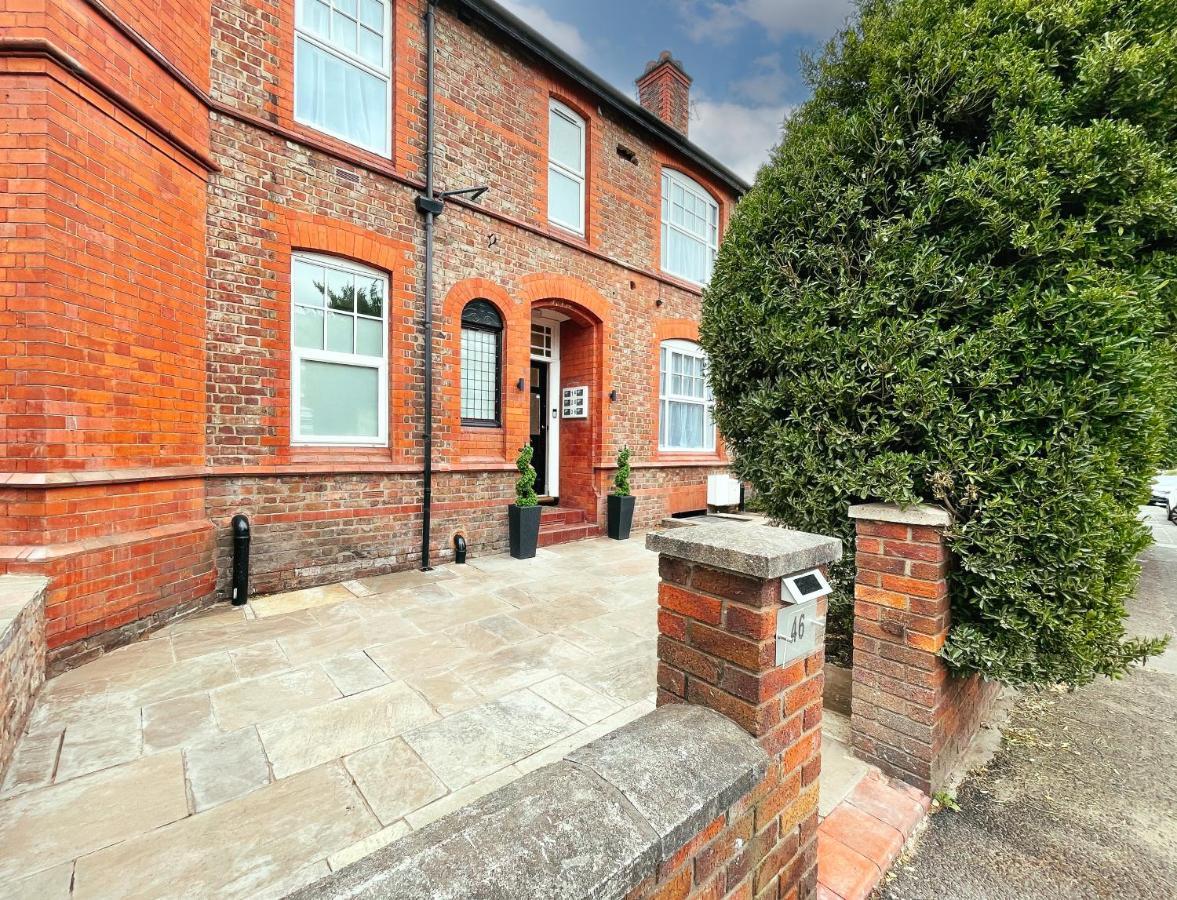 Отель 46 Ashfield Rd, Олтрингем Экстерьер фото