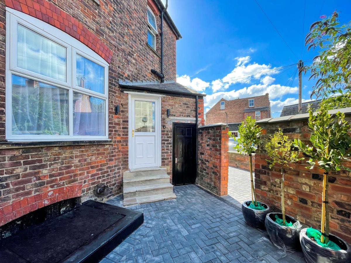 Отель 46 Ashfield Rd, Олтрингем Экстерьер фото