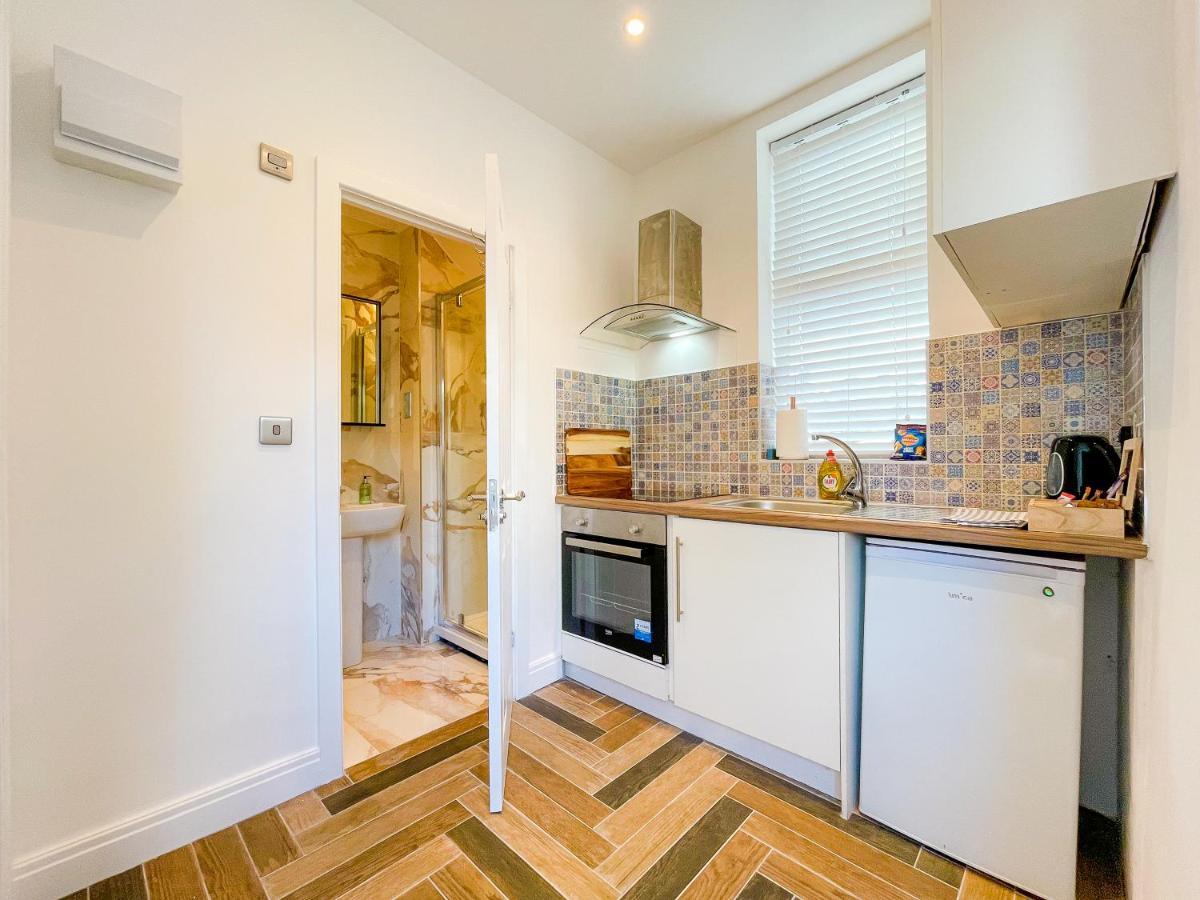Отель 46 Ashfield Rd, Олтрингем Экстерьер фото